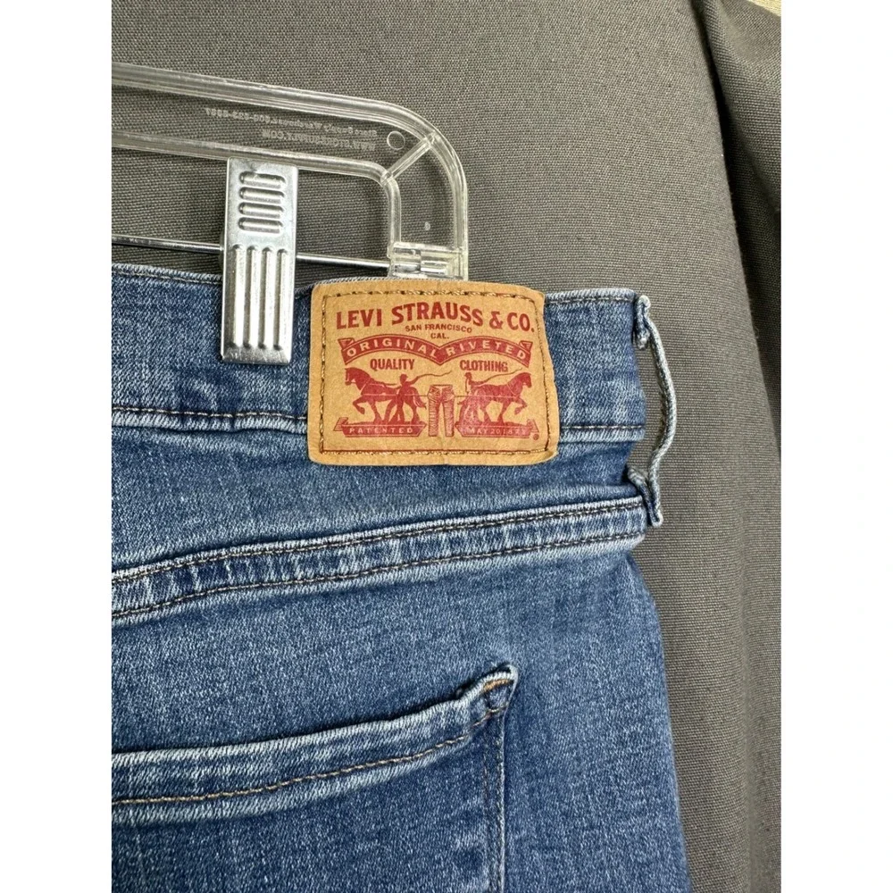 Levis 314 Shaping Straight Jeans Medium Wash Blue Denim 23648-0051 18W M‎